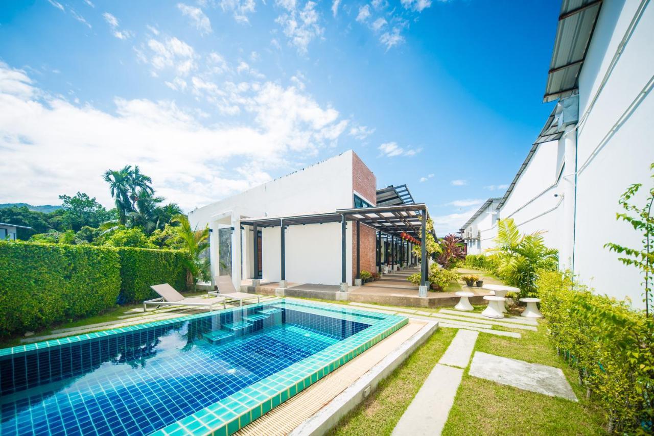 Chillhub Hostel Phuket Pantai Bang Tao Bagian luar foto