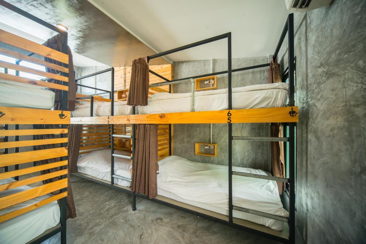 Chillhub Hostel Phuket Pantai Bang Tao Bagian luar foto